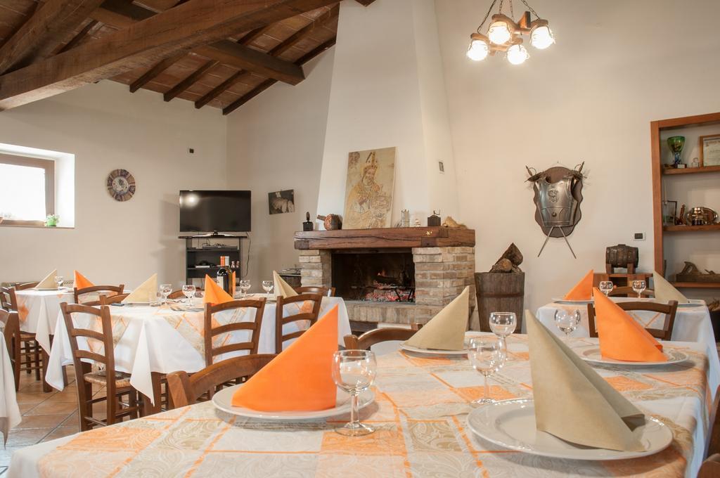 Agriturismo Casella Del Piano 구비오 외부 사진